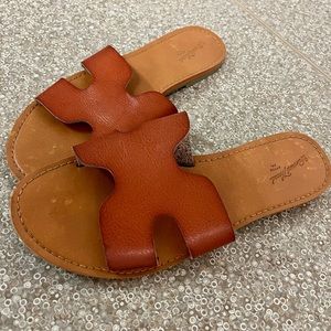 Universal Thread, Women Size 7, leather slip on shoes